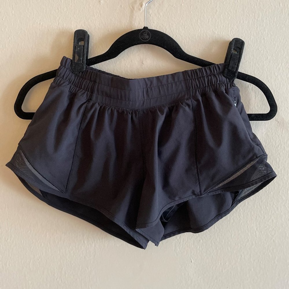 Lululemon Hotty Hot Shorts II Size 6 (Fits like 2)